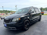 Used 2013 Chrysler Town & Country Touring image 2