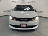 Used 2021 Chrysler Voyager Lxi image 2