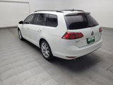 Used 2017 Volkswagen Golf SE image 5