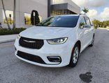 Used 2022 Chrysler Pacifica Limited image 2