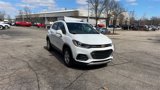 Used 2019 Chevrolet Trax LT w/ LT Convenience Package image 2