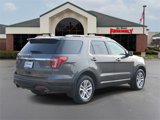 Used 2018 Ford Explorer XLT image 4