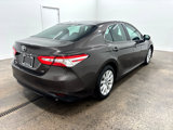 Used 2018 Toyota Camry LE image 6