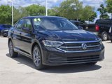 Used 2024 Volkswagen Jetta SE image 3