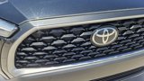 Used 2022 Toyota Corolla Cross XLE w/ Convenience Package image 3