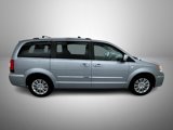 Used 2014 Chrysler Town & Country Touring-L image 4