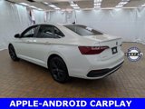 Used 2022 Volkswagen Jetta SE w/ Panoramic Sunroof Package image 5
