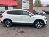 Used 2022 Volkswagen Taos SE image 2