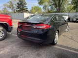 Used 2018 Ford Fusion SE w/ Fusion SE Technology Package image 2