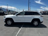 Used 2023 Jeep Grand Cherokee Laredo image 2