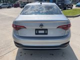 Used 2024 Volkswagen Jetta SE image 5