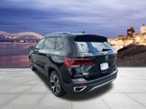Used 2022 Volkswagen Taos SEL image 3