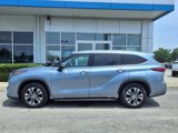 Used 2021 Toyota Highlander XLE image 2