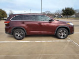 Used 2018 Toyota Highlander LE image 4