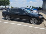 Used 2016 Volkswagen Passat 1.8T R-Line w/ R-Line Lighting Package image 3