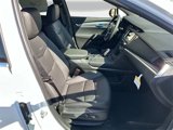 New 2025 Cadillac XT5 Luxury image 2