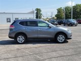 Used 2016 Nissan Rogue SV w/ SV Moonroof Package image 4