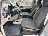 Used 2022 Chrysler Voyager LX image 5