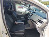 Used 2014 Toyota Sienna SE w/ SE Premium Package w/Entune image 2