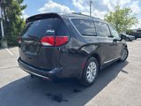 Used 2017 Chrysler Pacifica Touring-L image 3