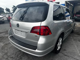 Used 2011 Volkswagen Routan SE image 3