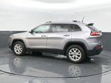 Used 2018 Jeep Cherokee Latitude w/ Cold Weather Group image 5