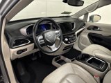 Used 2021 Chrysler Pacifica Touring-L image 4