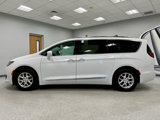Used 2020 Chrysler Pacifica Touring-L image 3