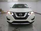 Used 2018 Nissan Rogue SV image 2