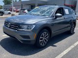 Used 2019 Volkswagen Tiguan SE w/ Panoramic Sunroof Package image 2