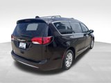 Used 2018 Chrysler Pacifica Touring-L image 5