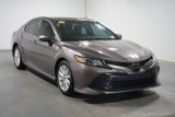 Used 2020 Toyota Camry LE image 3