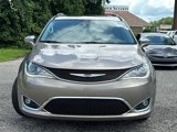 Used 2017 Chrysler Pacifica Limited image 2