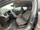 Used 2021 GMC Acadia SLE w/ Driver Convenience Package image 5