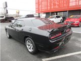 Used 2019 Dodge Challenger SXT image 3