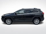Used 2015 Jeep Cherokee Latitude image 2
