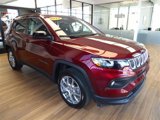 Used 2022 Jeep Compass Latitude image 3