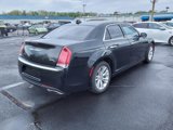 Used 2017 Chrysler 300 C image 4
