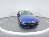 Used 2024 Hyundai Elantra SE image 3