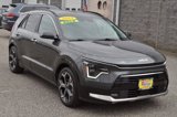Used 2023 Kia Niro SX Touring image 2