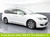 Used 2017 Chrysler Pacifica Platinum image 4