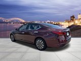Used 2024 Nissan Altima 2.5 SV image 3