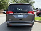 Used 2019 Chrysler Pacifica Touring-L image 4