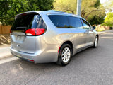 Used 2020 Chrysler Pacifica Touring-L image 3