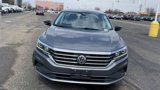 Used 2022 Volkswagen Passat 2.0T image 3