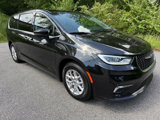 Used 2023 Chrysler Pacifica Touring-L image 4