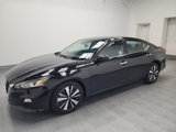 Used 2021 Nissan Altima 2.5 SV image 2
