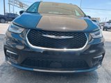 Used 2022 Chrysler Pacifica Touring-L image 3