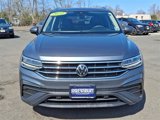Used 2022 Volkswagen Tiguan SE w/ Panoramic Sunroof Package image 2