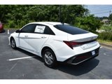 New 2025 Hyundai Elantra SE image 2